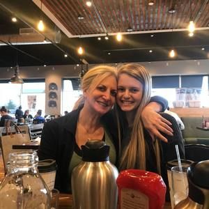 Meet your Posher, Leslie